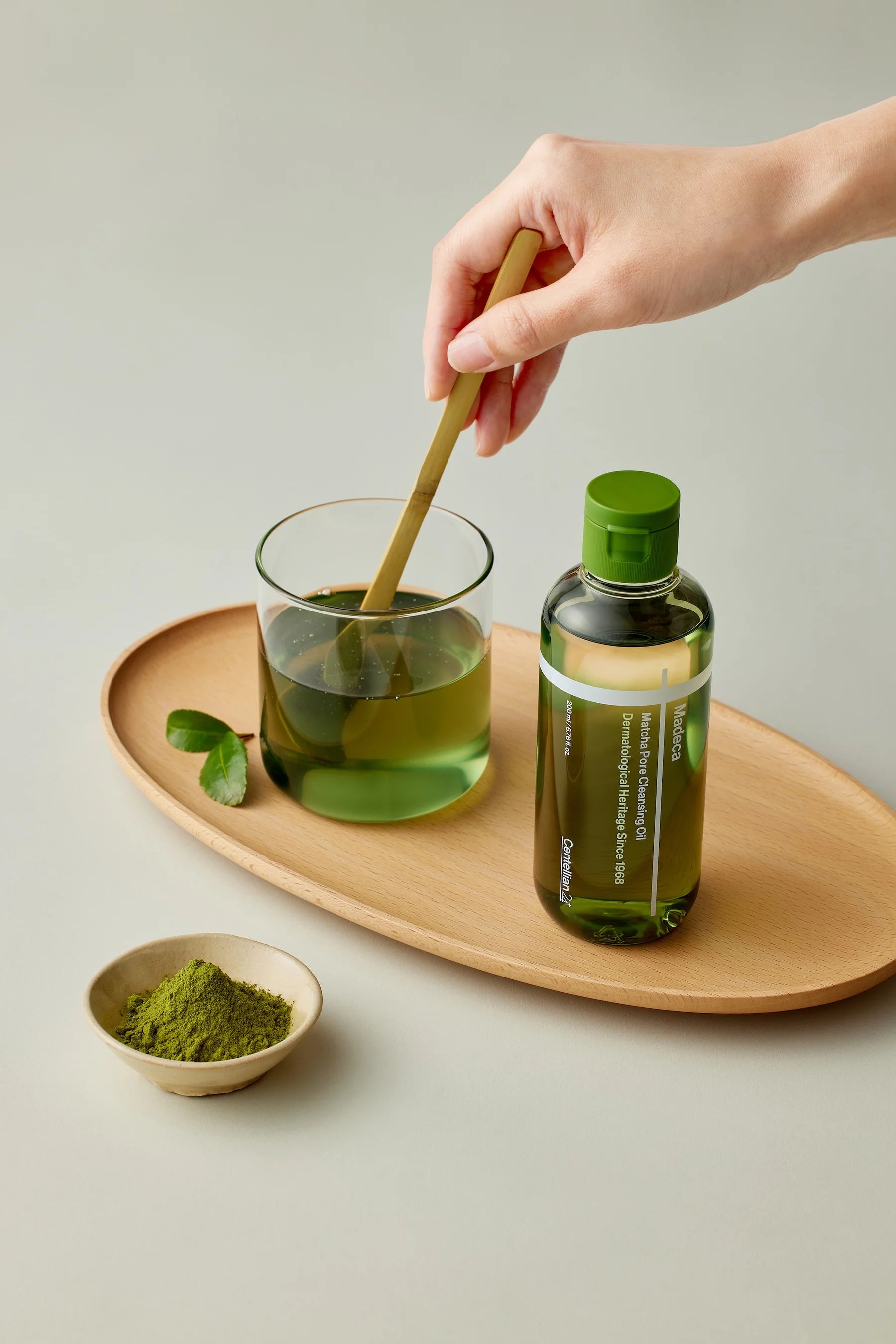 YABUKO Centellian24 Madeca Matcha poru attīroša sejas eļļa, 200ml, dabīga poru tīrīšana ar matcha ekstraktu.