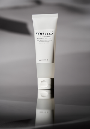 YABUKO SKIN1004 Madagascar Centella attīrošas želeja-putas sejas līdzeklis, 125ml, baltas želejas ar putas tekstūra.