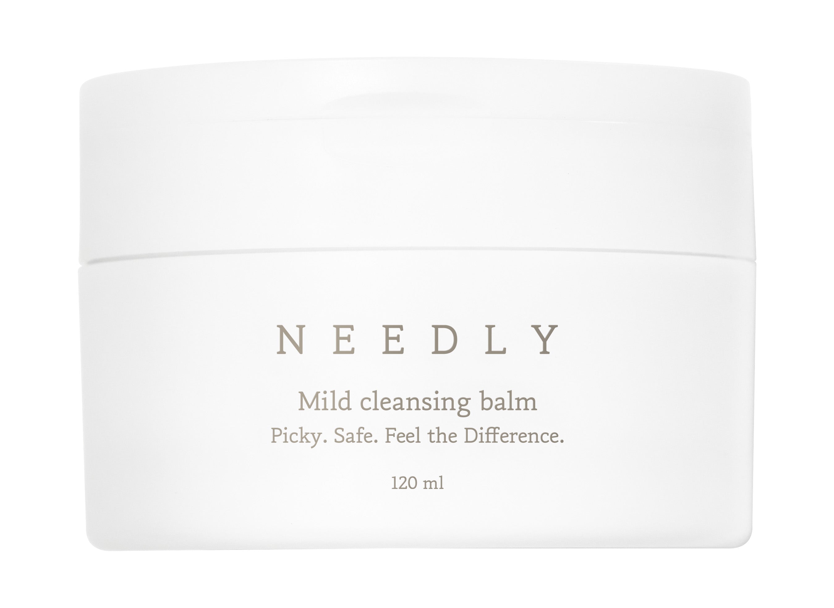 Sejas maigs attīrošais balzams YABUKO Needly Mild Cleansing Balm 120ml, uzklāts uz sejas ādas.