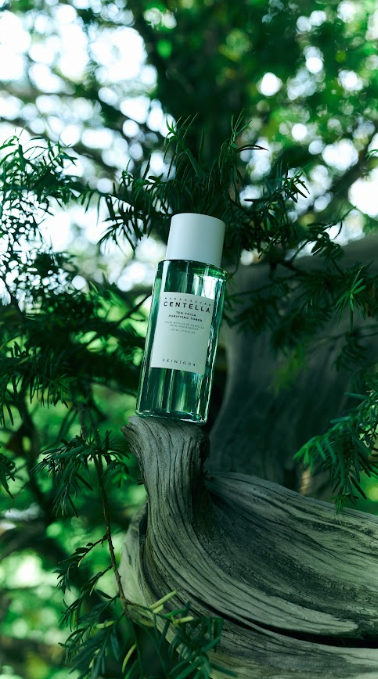 Attīrošs toniks SKIN1004 Madagascar Centella Tea-Trica, 210ml, YABUKO, uz ādas piemērots attīrīšanai un nomierināšanai.