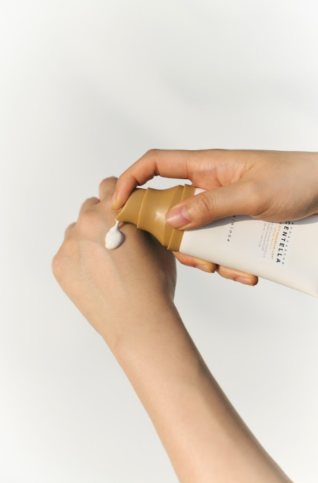 Viegls saules krēms SKIN1004 Madagascar Centella Air-Fit SPF30, 50ml, YABUKO, mitrinoša un aizsargājoša ādas kopšana