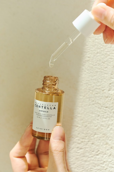 YABUKO SKIN1004 Madagascar Centella ampula ar 30ml, nomierinoša ādas kopšanas seruma līnija ar Centella asiātiku.