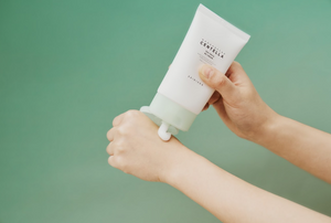 Nomierinošs B5 krēms SKIN1004 Madagascar Centella Tea-Trica, 75ml, mitrinošs un koptējošs ādas kopšanas līdzeklis.