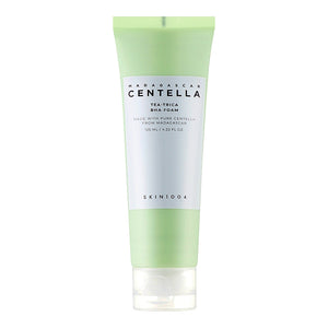 Sejas tīrīšanas putas SKIN1004 Madagascar Centella Tea-Tree BHA no YABUKO, 125ml, ar dabīgām sastāvdaļām un putojošu tekstūru.