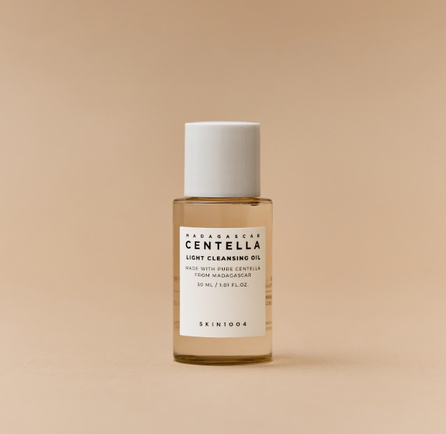 Viegla attīroša sejas eļļa SKIN1004 Madagascar Centella, 30ml, piemērota ādas kopšanai un attīrīšanai.