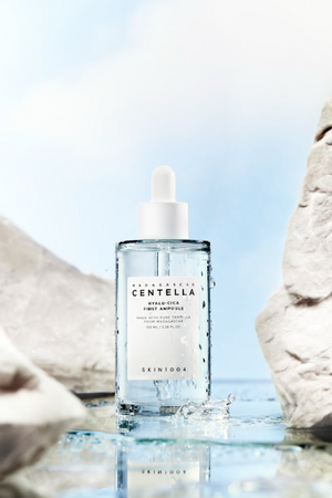 Mitrinoša ampula SKIN1004 Madagascar Hyalu-Cica First Ampoule no YABUKO, 100 ml, ādarbīga ādas mitrināšanai un kopšanai.